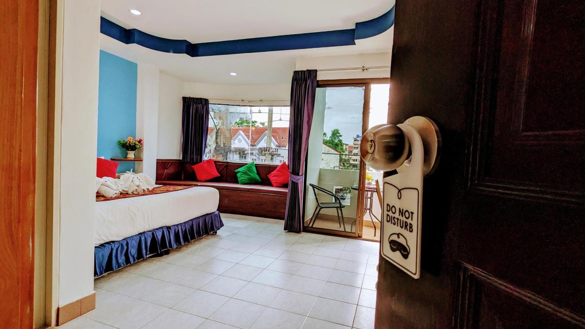 Hotel Heaven House Restro & Bar Patong Zewnętrze zdjęcie